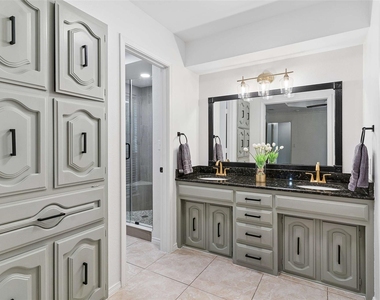 901 Autumn Lake Drive - Photo Thumbnail 22