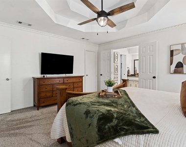 901 Autumn Lake Drive - Photo Thumbnail 25