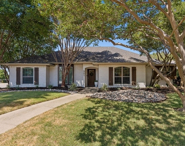 901 Autumn Lake Drive - Photo Thumbnail 3