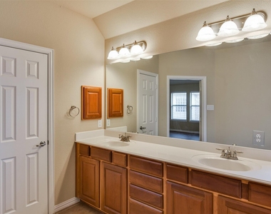 1707 Coronado Street - Photo Thumbnail 17