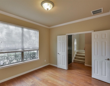 1707 Coronado Street - Photo Thumbnail 3