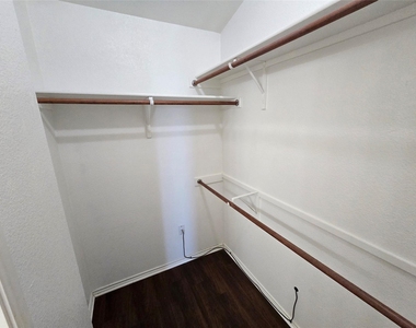 8928 Sunny Hollow Drive - Photo Thumbnail 17
