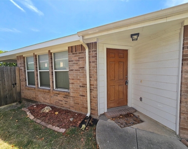 8928 Sunny Hollow Drive - Photo Thumbnail 5