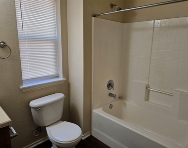 8928 Sunny Hollow Drive - Photo Thumbnail 25