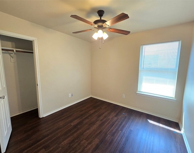 8928 Sunny Hollow Drive - Photo Thumbnail 22