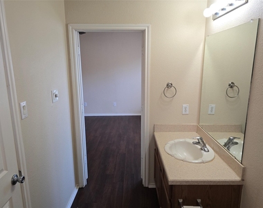 8928 Sunny Hollow Drive - Photo Thumbnail 19