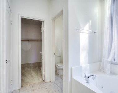 3879 Bella Villagio - Photo Thumbnail 25