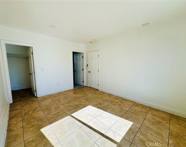 416 W Francis Street - Photo Thumbnail 4