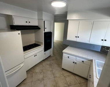 7275 Coolidge Street - Photo Thumbnail 4