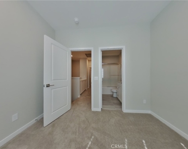36385 Amigos Court - Photo Thumbnail 5