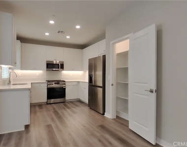 31516 Hans Drive - Photo Thumbnail 2