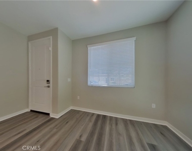 29422 Walnut Tree Way - Photo Thumbnail 3