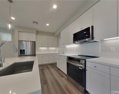 29422 Walnut Tree Way - Photo Thumbnail 4