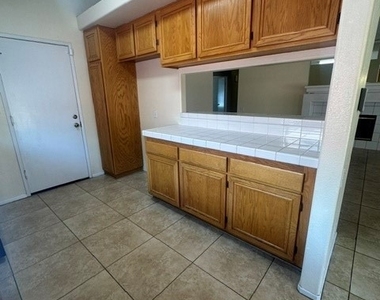 19405 Oakview Lane - Photo Thumbnail 2