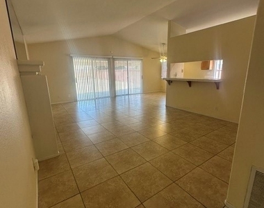 19405 Oakview Lane - Photo Thumbnail 4