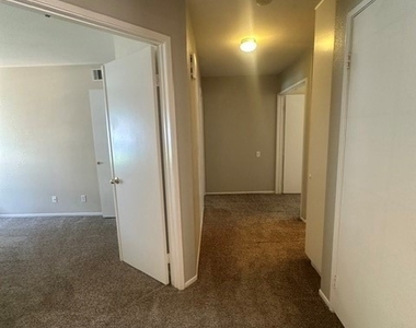 19405 Oakview Lane - Photo Thumbnail 9