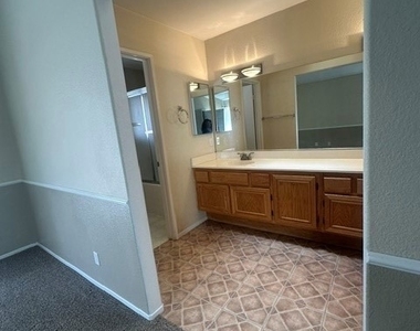 19405 Oakview Lane - Photo Thumbnail 12