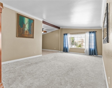 8557 Saddle Creek Drive - Photo Thumbnail 8