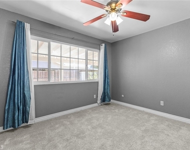 8557 Saddle Creek Drive - Photo Thumbnail 16
