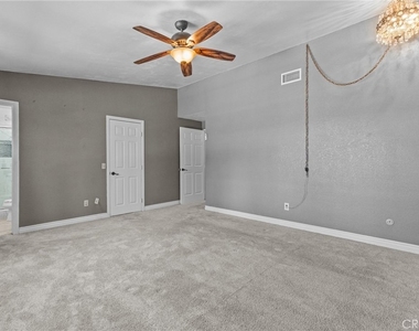 8557 Saddle Creek Drive - Photo Thumbnail 17