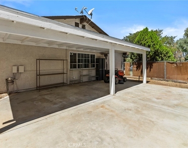 8557 Saddle Creek Drive - Photo Thumbnail 21