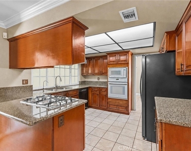 8557 Saddle Creek Drive - Photo Thumbnail 11