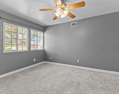 8557 Saddle Creek Drive - Photo Thumbnail 15
