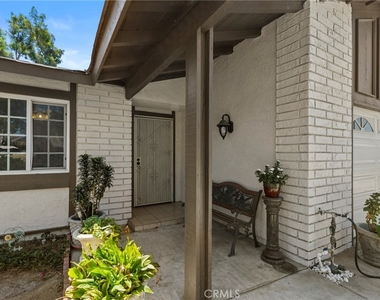 8557 Saddle Creek Drive - Photo Thumbnail 4