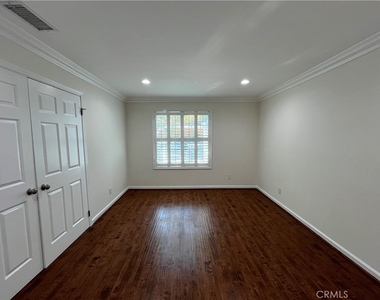 15483 Dickens Street - Photo Thumbnail 27