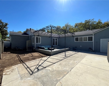 15483 Dickens Street - Photo Thumbnail 33