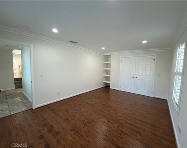 15483 Dickens Street - Photo Thumbnail 29