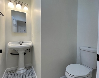 15483 Dickens Street - Photo Thumbnail 6