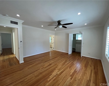 15483 Dickens Street - Photo Thumbnail 16