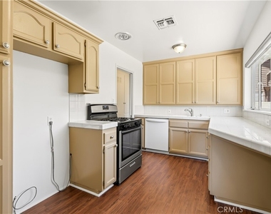 4450 Matilija Avenue - Photo Thumbnail 9