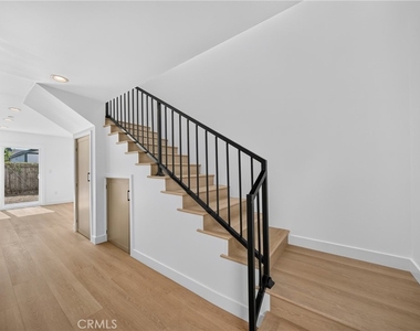 2939 1/2 10th Avenue - Photo Thumbnail 1