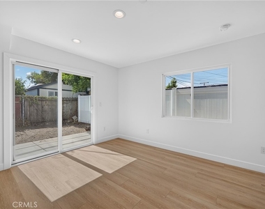 2939 1/2 10th Avenue - Photo Thumbnail 5