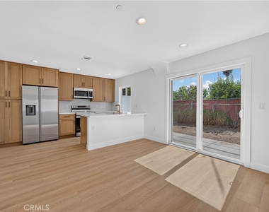 2939 1/2 10th Avenue - Photo Thumbnail 6
