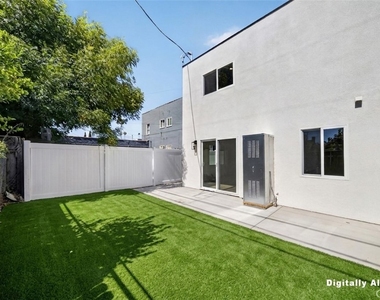 2939 1/2 10th Avenue - Photo Thumbnail 16