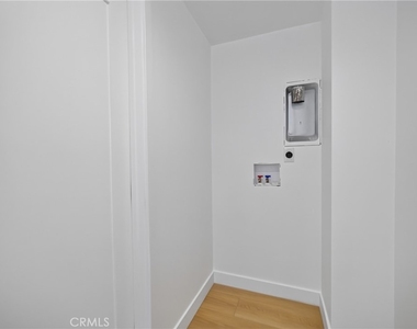 2937 1/2 10th Avenue - Photo Thumbnail 10