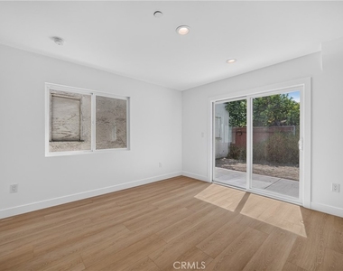 2937 1/2 10th Avenue - Photo Thumbnail 6