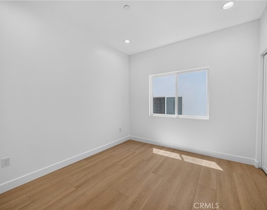 2939 10th Avenue - Photo Thumbnail 6