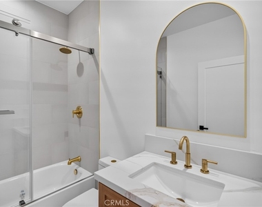 2939 10th Avenue - Photo Thumbnail 8