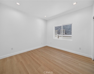 2939 10th Avenue - Photo Thumbnail 13