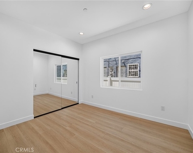2939 10th Avenue - Photo Thumbnail 11