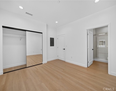 2937 10th Avenue - Photo Thumbnail 8