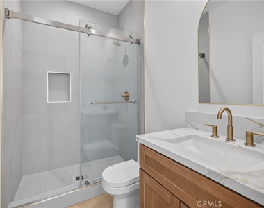2937 10th Avenue - Photo Thumbnail 9