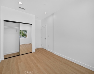 2937 10th Avenue - Photo Thumbnail 14