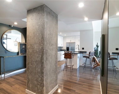 1155 N La Cienega Boulevard - Photo Thumbnail 10