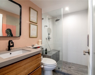 1155 N La Cienega Boulevard - Photo Thumbnail 32