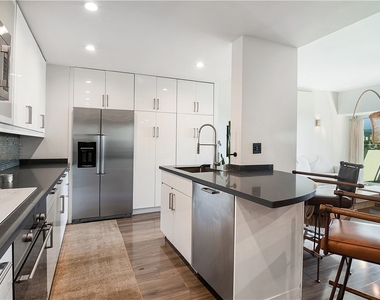 1155 N La Cienega Boulevard - Photo Thumbnail 24